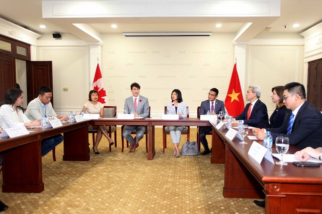 Thủ tướng Canada Justin Trudeau thăm và đánh cồng tại HOSE ảnh 6