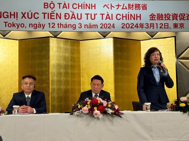 Chủ tịch UBCKNN Vũ Thị Chân Phương chia sẻ thông tin tại Hội nghị