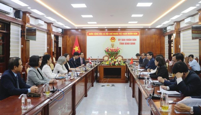Phó Chủ tịch UBND tỉnh Lâm Hải Giang tiếp và làm việc với đoàn công tác của Tổng Lãnh sự quán Canada tại TP.Hồ Chí Minh, Văn phòng British Columbia tại Việt Nam và Công ty Gene Bio Medical (GBM) Dự án Kl994 nhà cái bóng đá world cup tại Bình Định