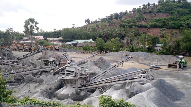 Khai thác đá tại Antraco