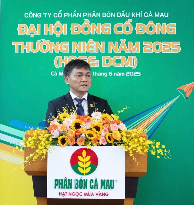 Ông Văn Tiến Thanh, Tổng giám đốc PVCFC trao đổi với các Trang Chủ KL99Com Số 1 Link Đăng Ký KL999