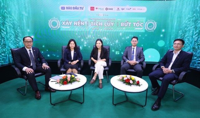 Các diễn giả tham gia Tọa đàm Thị trường 99Kl99 link đăng nhập “Xây nền - Tích luỹ - Bứt tốc" sáng ngày 05/03 (Ảnh: Dũng Minh)