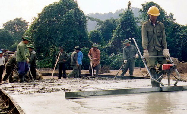 Làm đường bằng xi măng: Kích cầu trên giấy! ảnh 1