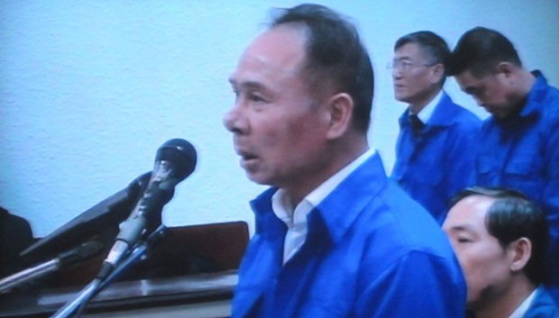 Ngày thứ 3 xét xử Dương Chí Dũng: tranh tụng, lời cuối và... đọc thơ ảnh 2 Ngày thứ 3 xét xử Dương Chí Dũng: tranh tụng, lời cuối và... đọc thơ ảnh 2