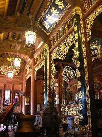 Ngắm những công trình, siêu xe dát vàng ảnh 6