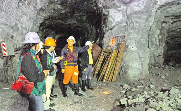Vàng Bồng Miêu và Phước Sơn: ăn vạ gây áp lực? ảnh 1