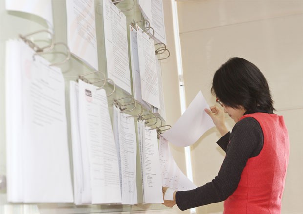 Thấy gì từ vụ PGD bị xử phạt? ảnh 1