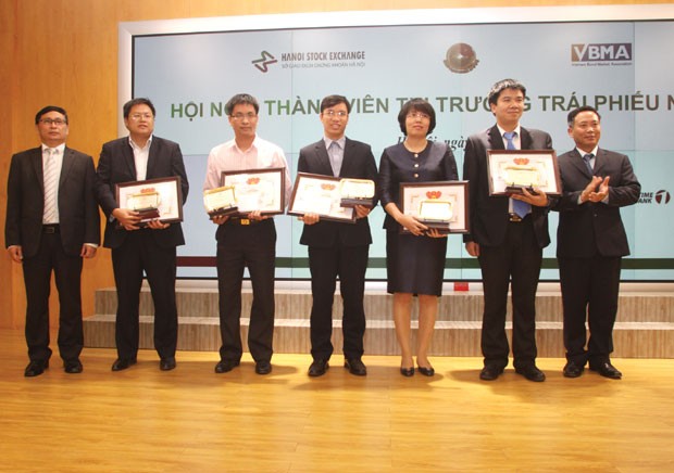 Dấu ấn 8 năm sàn Hà Nội ảnh 1
