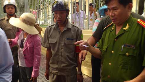 Kl99ok phiên bản mới vàng thua lỗ, khách “vây” Eximbank ảnh 1