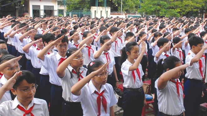 Tính riêng trên địa bàn Hà Nội, trong năm học 2013 - 2014, các DNBH bán được khoảng hơn 100 tỷ đồng Kl99kl phiên bản hoạt động cho học sinh, sinh viên
