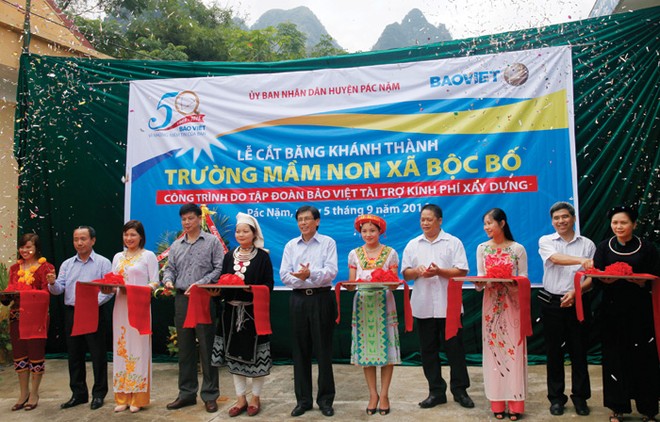 Hình ảnh những lãnh đạo, cán bộ Bảo Việt tham gia các chương trình Trang Chủ KL99Com Số 1 Link Đăng Ký KL999, thiện nguyện như xây dựng trường học... không còn xa lạ