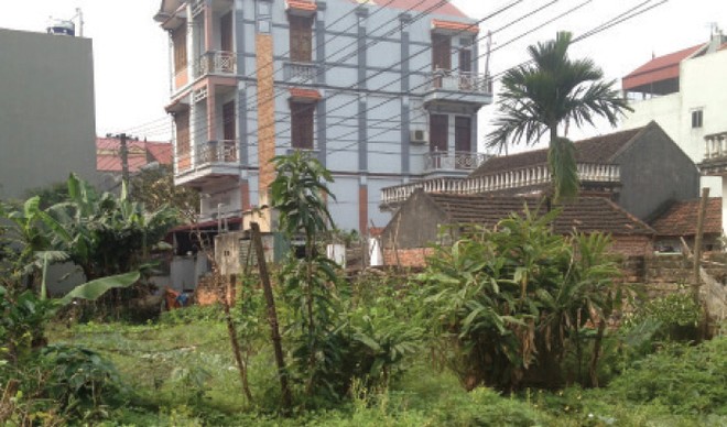 Khu đất lớn này được giới thiệu đã chia bán cho 2 nhà Kl99ok phiên bản mới. Hiện vẫn còn 1 phần của khu đất, nhưng chủ đất vừa quyết định tăng giá