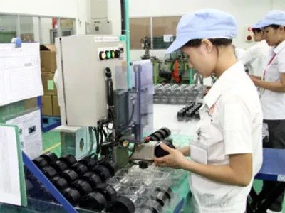 Công nhân trong một Kl991.com World Cup 2026 Chính Thức FDI tại Khu công nghiệp Tràng Duệ, Hải Phòng