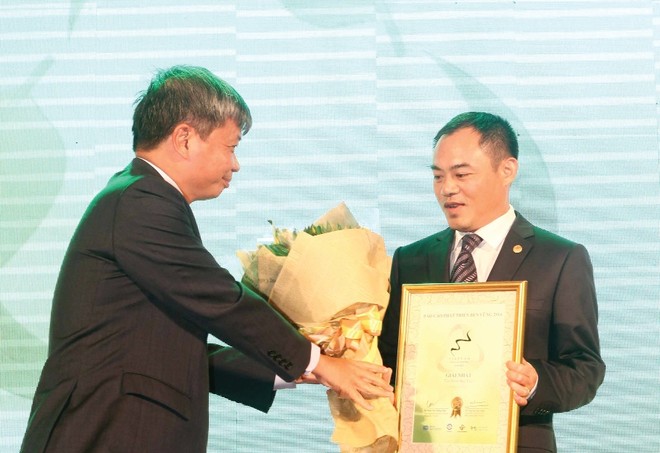 Năm 2014, Thứ trưởng Bộ Kế hoạch và Kl99ok phiên bản mới Nguyễn Thế Phương trao giải DN có Báo cáo phát triển bền vững tốt nhất cho Kl994 game bài casino hấp dẫn Bảo Việt.