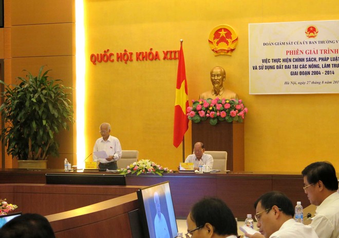 Phiên giải trình việc thực hiện chính sách, Kl992 Tham Gia Ngay về quản lý và sử dụng đất tại các nông, lâm trường quốc doanh 2004 – 2014 diễn ra tại Hội trường Ba Đình sáng nay (27/8)