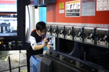 DN Ấn Độ mang nhiều máy móc, thiết bị trong lĩnh vực Kl994 nhà cái bóng đá world cup máy công cụ, chế tạo khuôn đúc, khuôn dập, phụ tùng ô tô tới Việt Nam.