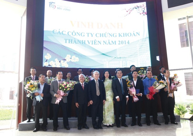 HOSE tổ chức vinh danh các công ty 99Kl99 link đăng nhập có đóng góp cho TTCK năm 2014
