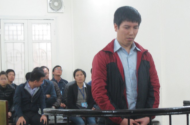 Nguyễn Mạnh Tuấn bị tuyên 17 năm tù về tội buôn lậu
