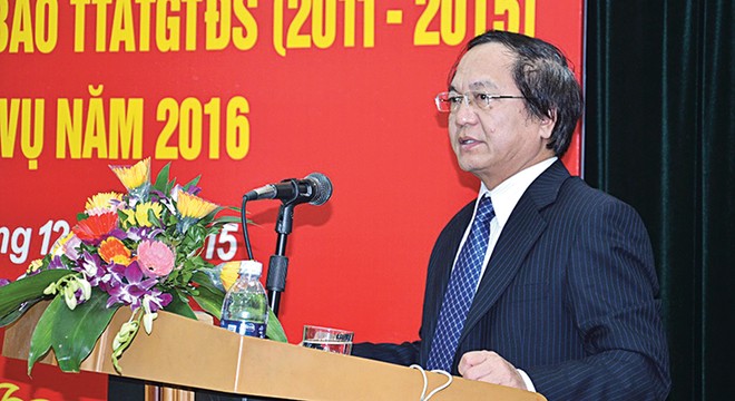 Ông Vũ Tá Tùng phát biểu tại ĐHCĐ lần đầu năm 2016 của Công ty Vận tải 99Kl.app khuyến mãi hot Hà Nội
