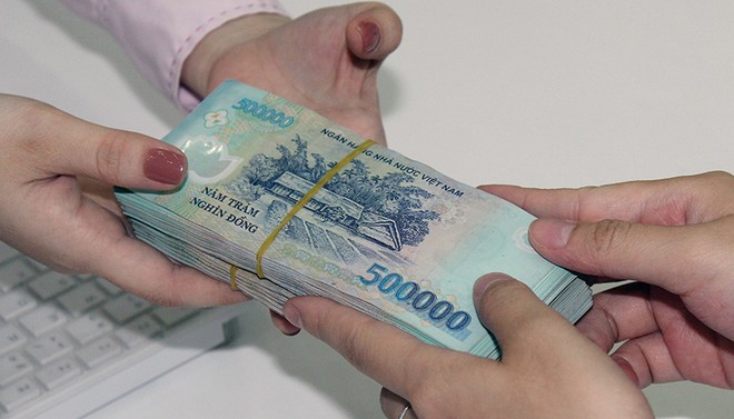 Nhân viên của ASC CO đã giao tiền ngay cho bị cáo Hồng mà không cần ký nhận giấy tờ