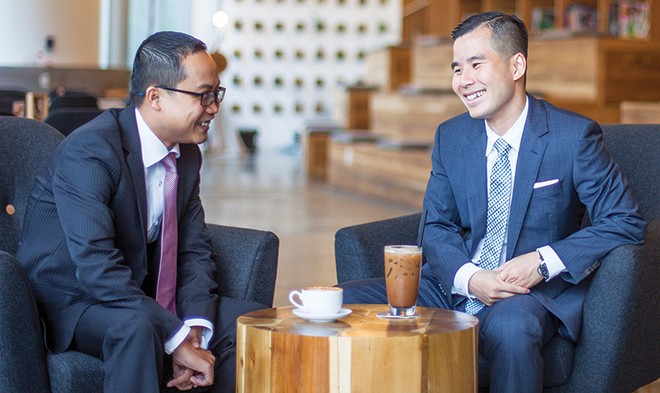 Ông Lý Nhơn, Phó tổng giám đốc Kl991.com nạp rút nhanh (bên phải) và ông Lê Thành Nam, chuyên gia định phí được chỉ định của Công ty Kl99kl phiên bản hoạt động AIA Việt Nam là hai trong số ít các chuyên gia định phí trên thị trường Kl99kl phiên bản hoạt động nhân thọ Việt Nam