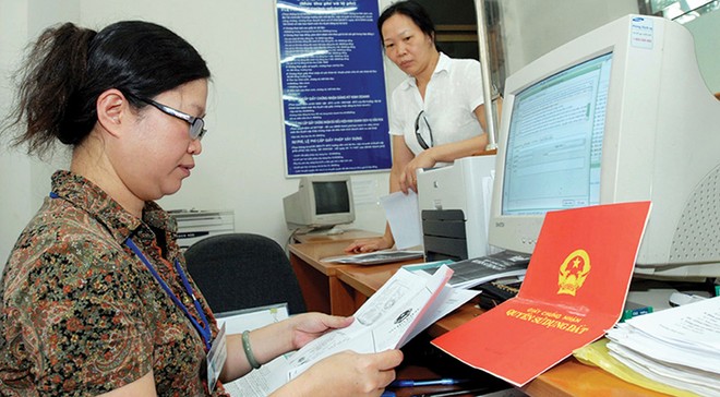 Việc nhiều cư dân trong các dự án nhà ở không có sổ đỏ hiện nay chủ yếu do lỗi từ chủ Kl99ok phiên bản mới. ẢNH: Dũng Minh
