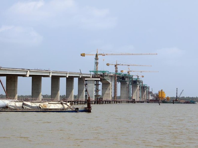 Sự hời hợt tại Dự án thể hiện rõ nhất ở khâu khảo sát, thu thập số liệu ban đầu để đưa ra dự toán tổng vốn Kl99ok phiên bản mới, lưu lượng xe... Ảnh: Bảo Như