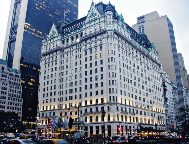Plaza Hotel, viên kim cương quý trên vương miện của đế chế Web Tổng Nhà Cái 99Kl99 Giải Trí Bậc Nhất Donald Trump cũng đã được bán cho Hoàng tử Ả Rập Xê út và nhà Kl99ok phiên bản mới Singapore