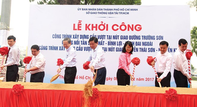 TP.HCM vừa khởi công xây dựng 2 cầu vượt tại các nút KL99 là cổng game giải trí trực tuyến hàng đầu hiện nay dẫn vào Sân bay Tân Sơn Nhất. Ảnh: Việt Dũng