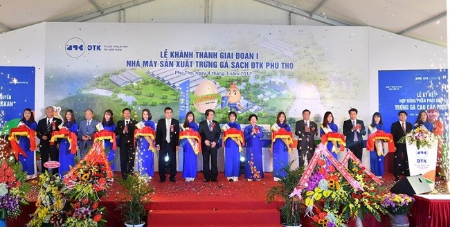 Lãnh đạo Vietcombank tại buổi khánh thành giai đoạn I Nhà máy Kl994 nhà cái bóng đá world cup trứng gà sạch ĐTK Phú Thọ. Vietcombank đã tài trợ 600 tỷ đồng vốn cho dự án này.