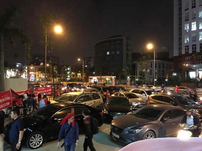 Tranh chấp giữ chủ Kl99ok phiên bản mới Chung cư Hồ Gươm Plaza và cư dân leo thang trong thời gian gần đây khi chủ không cho xe của cư dân vào hầm để xe (Ảnh internet)