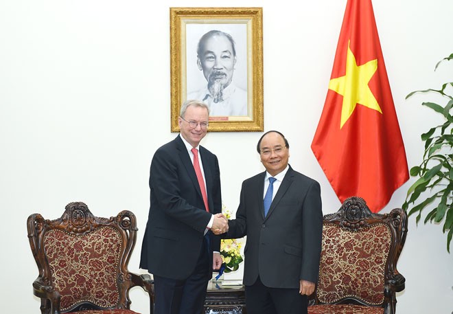 Thủ tướng Nguyễn Xuân Phúc tiếp Chủ tịch điều hành Kl994 game bài casino hấp dẫn Alphabet Eric Schmidt