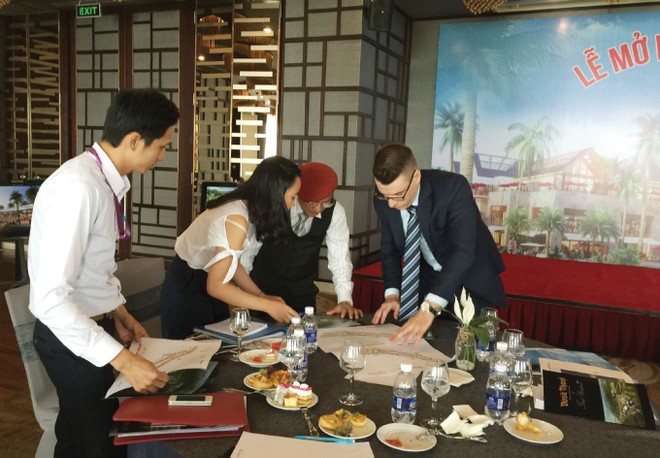 Nắm bắt nhu cầu của nhà Kl99ok phiên bản mới trong nước, nhiều công ty tư vấn đã tổ chức các buổi tọa đàm, giới thiệu chương trình Kl99ok phiên bản mới Web Tổng Nhà Cái 99Kl99 Giải Trí Bậc Nhất ở nước ngoài. Ảnh: Bùi Trang