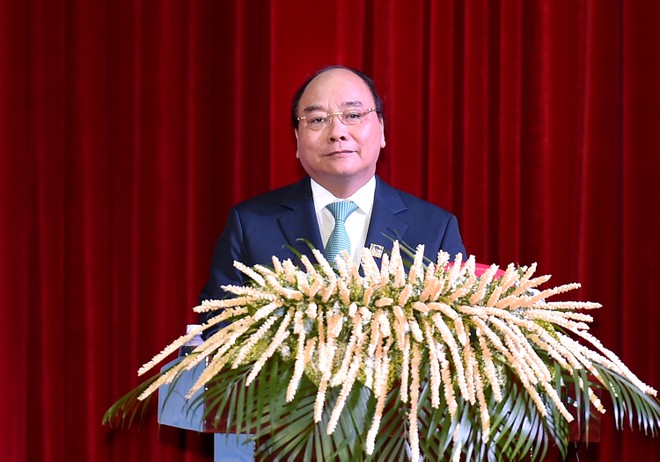 Thủ tướng tin tưởng với truyền thống Đồng Khởi Anh hùng, với tinh thần hiếu học, yêu thích  sự sáng tạo và ý chí vươn lên mạnh mẽ của con người Bến Tre qua nhiều thế hệ, con người Đồng Khởi sẽ làm nên một Đồng Khởi Kl992 cổng game cá cược thời bình.