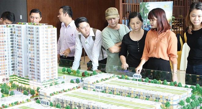 Nhiều chủ Kl99ok phiên bản mới tung chính sách khuyến mãi khủng để giành khách hàng trong bối cảnh nguồn cung ngày càng lớn. Ảnh: Gia Huy
