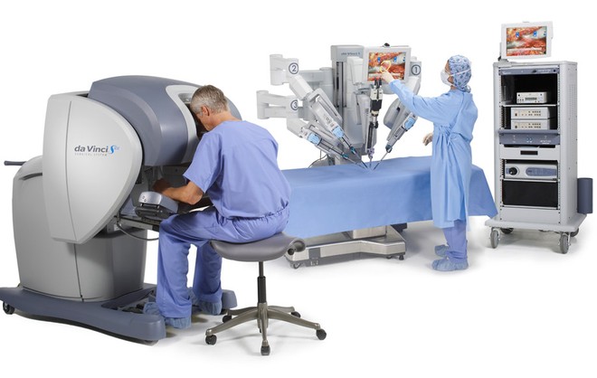 Robot siêu công nghệ Da Vinci khâu được cả vỏ quả nho