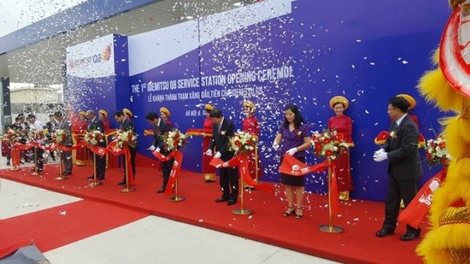 Trạm KL99 dịch vụ hỗ trợ 24/7 Idemisu Q8 đầu tiên thuộc Liên doanh giữa Kuwait Petroleum và Idemitsu, Nhật Bản đã khai trương tại KCN Thăng Long, Hà Nội.