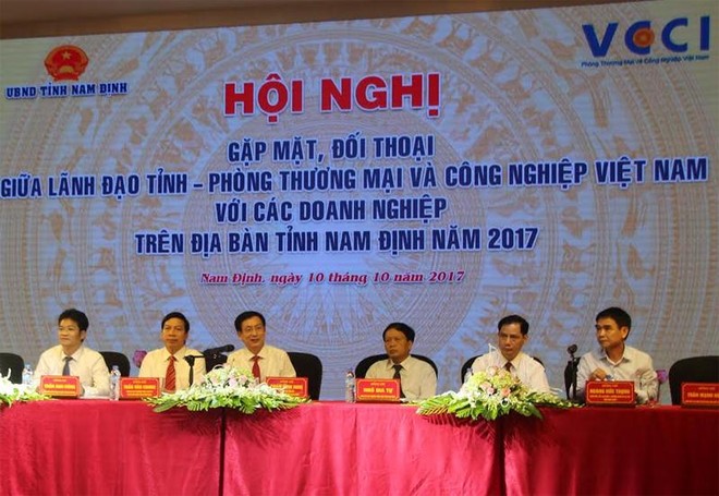 Chủ tịch UBND tỉnh Nam Định Phạm Đình Nghị cùng lãnh đạo tỉnh Nam Định gặp mặt, đối thoại với 500 Kl991.com World Cup 2026 Chính Thức trên địa bàn tỉnh năm 2017.