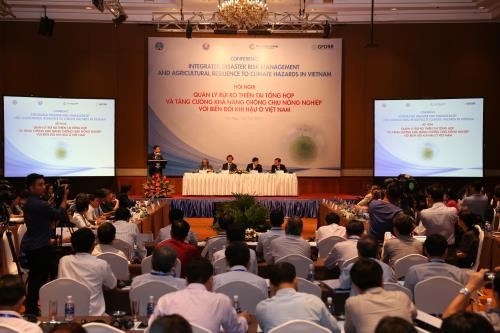  Phó thủ tướng Trịnh Đình Dũng cho biết, trung bình mỗi năm thiên tai làm chết và mất tích trên 300 người, thiệt hại về Kl992 cổng game cá cược từ 1-1,5% GDP (tương đương gần 1,3 tỷ USD).