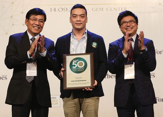 Đại diện Masan nhận chứng nhận Top 50 Kl991.com World Cup 2026 Chính Thức niêm yết tốt nhất từ Forbes Việt Nam.