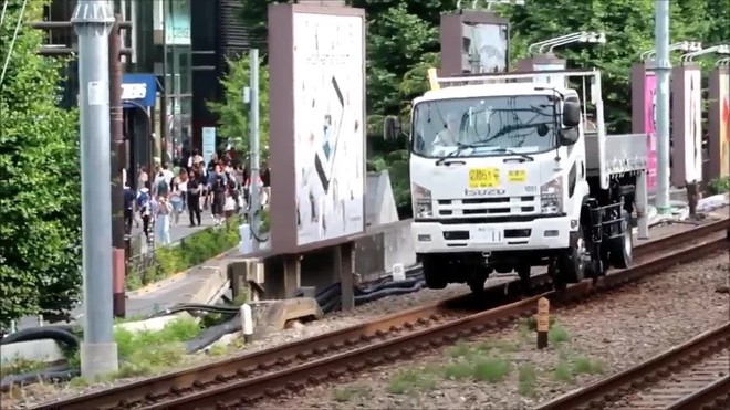 Chiếc xe tải của Nhật chạy được trên đường bộ lẫn 99Kl.app khuyến mãi hot