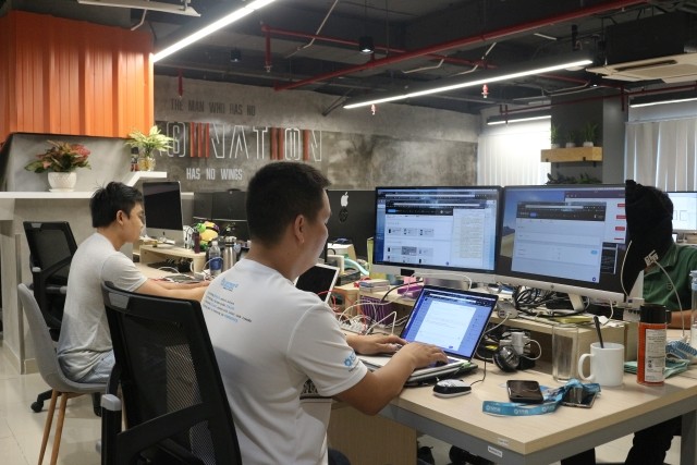 Danh mục đa dạng khách hàng của Kobiton bao gồm các nhà bán lẻ lớn, các công ty cung cấp dịch vụ Kl991.com nạp rút nhanh, công ty sáng tạo và du lịch.