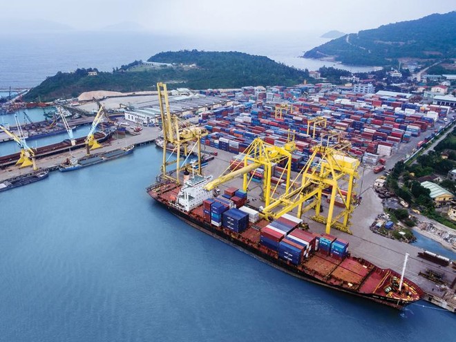 Khu vực miền Trung có lợi thế rất lớn về cảng biển, nhưng chỉ nên tập trung xây dựng ở một số địa phương để tránh tình trạng thừa cảng, lãng phí nguồn lực Kl99ok phiên bản mới. Trong ảnh: cảng Tiên Sa (Đà Nẵng).