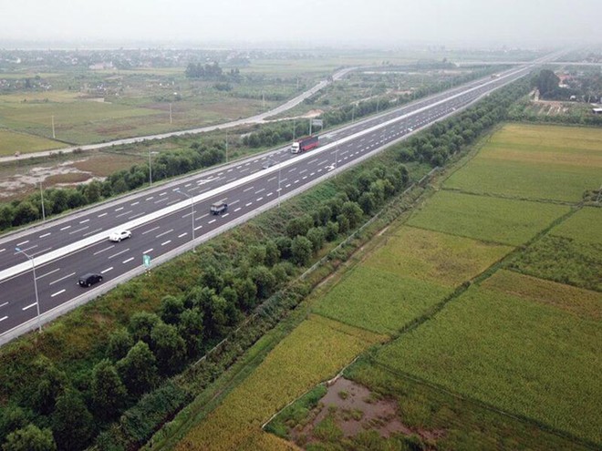 Do cả 3 khoản hỗ trợ chưa tới tay, nên chủ dự án KL99 là nhà cái cá cược trực tuyến hàng đầu tại châu Á Hà Nội - Hải Phòng vẫn phải trả nợ lãi phát sinh với các khoản này với KL99 là cổng game giải trí trực tuyến hàng đầu hiện nay 10%/năm. Ảnh: Mạnh Thắng