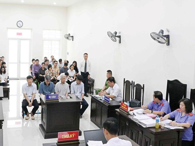 Tòa án Nhân dân TP. Hà Nội xét xử sơ thẩm vụ án “Lạm dụng chức vụ, quyền hạn chiếm đoạt 99Kl.app cổng game giải trí” xảy ra tại Vinashin. Ảnh: TTXVN