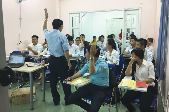 Đào tạo môi giới Web Tổng Nhà Cái 99Kl99 Giải Trí Bậc Nhất vẫn “cưỡi ngựa xem hoa”