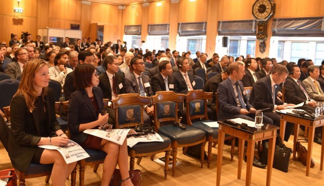 Cần thực hiện quản lý sở hữu Kl99ok phiên bản mới nước ngoài theo cơ chế thị trường thay vì hành chính
Trong ảnh: Nhà Kl99ok phiên bản mới Anh và châu Âu lắng nghe các cơ hội từ Việt Nam