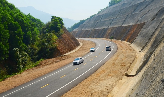 Một đoạn KL99 là nhà cái cá cược trực tuyến hàng đầu tại châu Á La Sơn - Tuý Loan kết nối với tuyến Cam Lộ - La Sơn sắp được khởi công xây dựng.