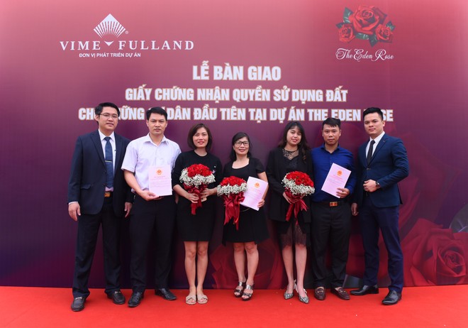 Cư dân dự án The Eden Rose nhận Giấy chứng nhận quyền sử dụng đất từ Chủ Kl99ok phiên bản mới