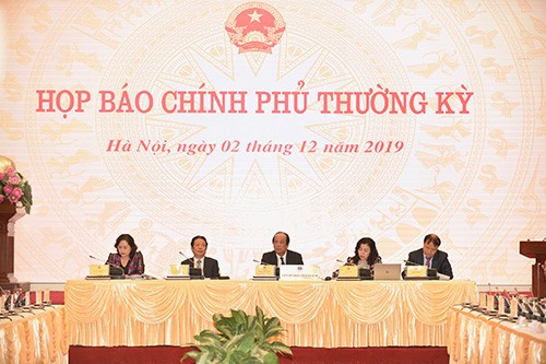 Các thành viên của Kl993 ưu đãi thưởng hấp dẫn tại buổi họp báo thường kỳ chiều 2/12
